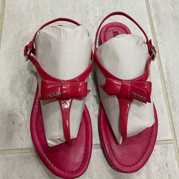 Prada raspberry logo bow thong sandals - Picture 6 of 6